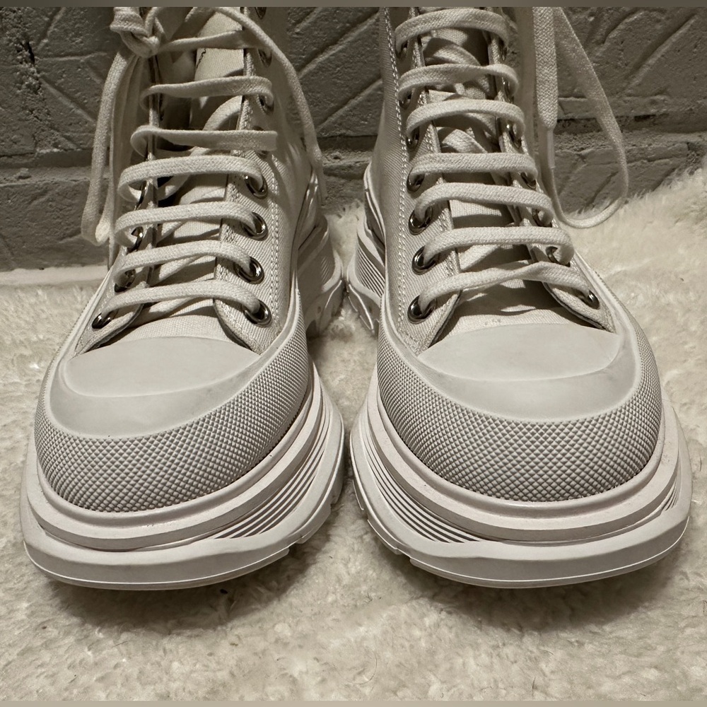 Alexander McQueen Tread Slick High-Top Sneaker Size 38.5 - Picture 4 of 12